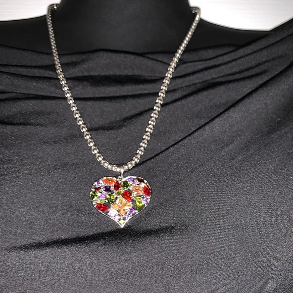 Silver heart on 17-18” chain with multicolored stones. Excellent condition - Picture 2 of 6